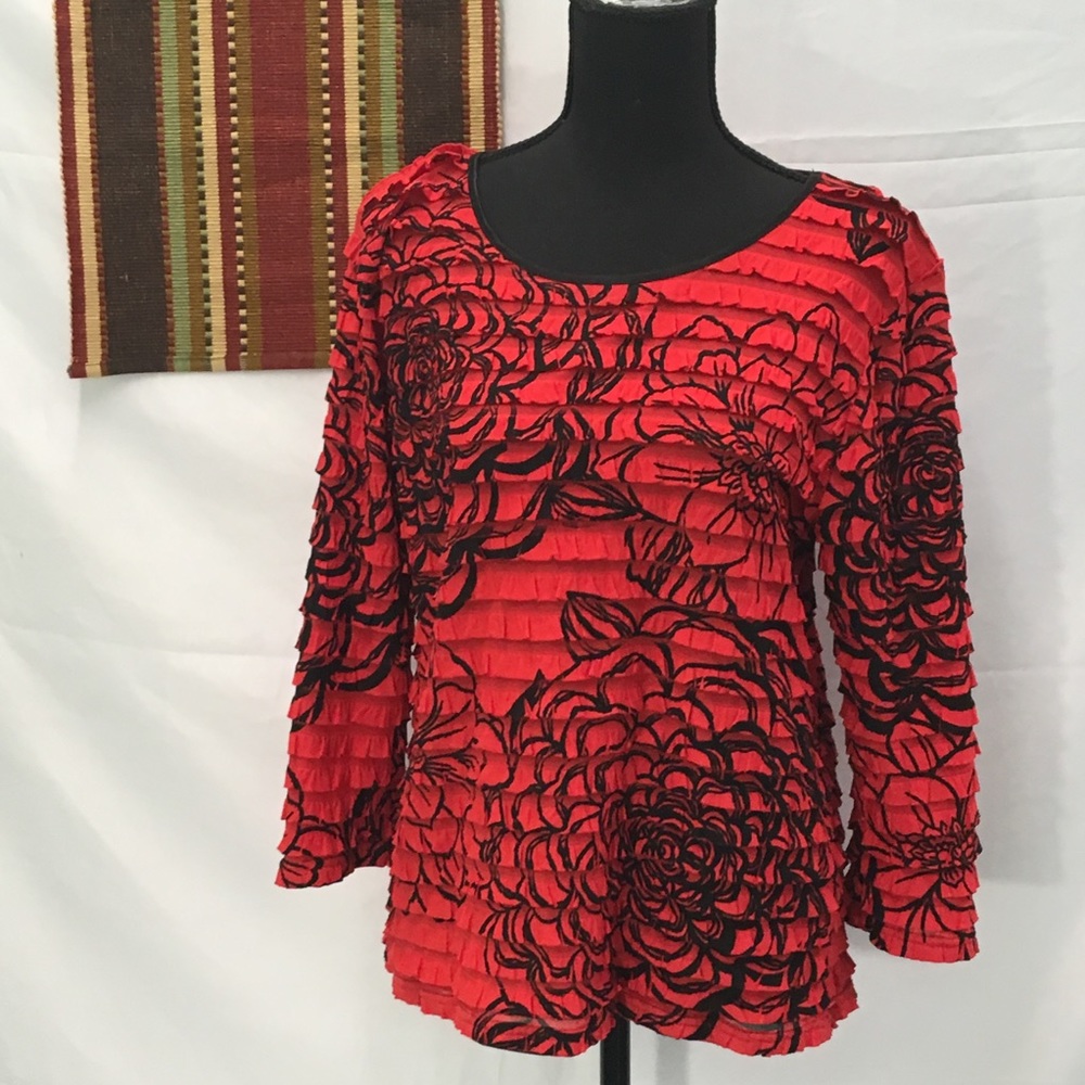 Erin London size Large Ruffled Top